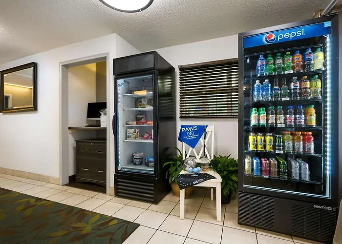 Sonesta Simply Suites Chicago Waukegan