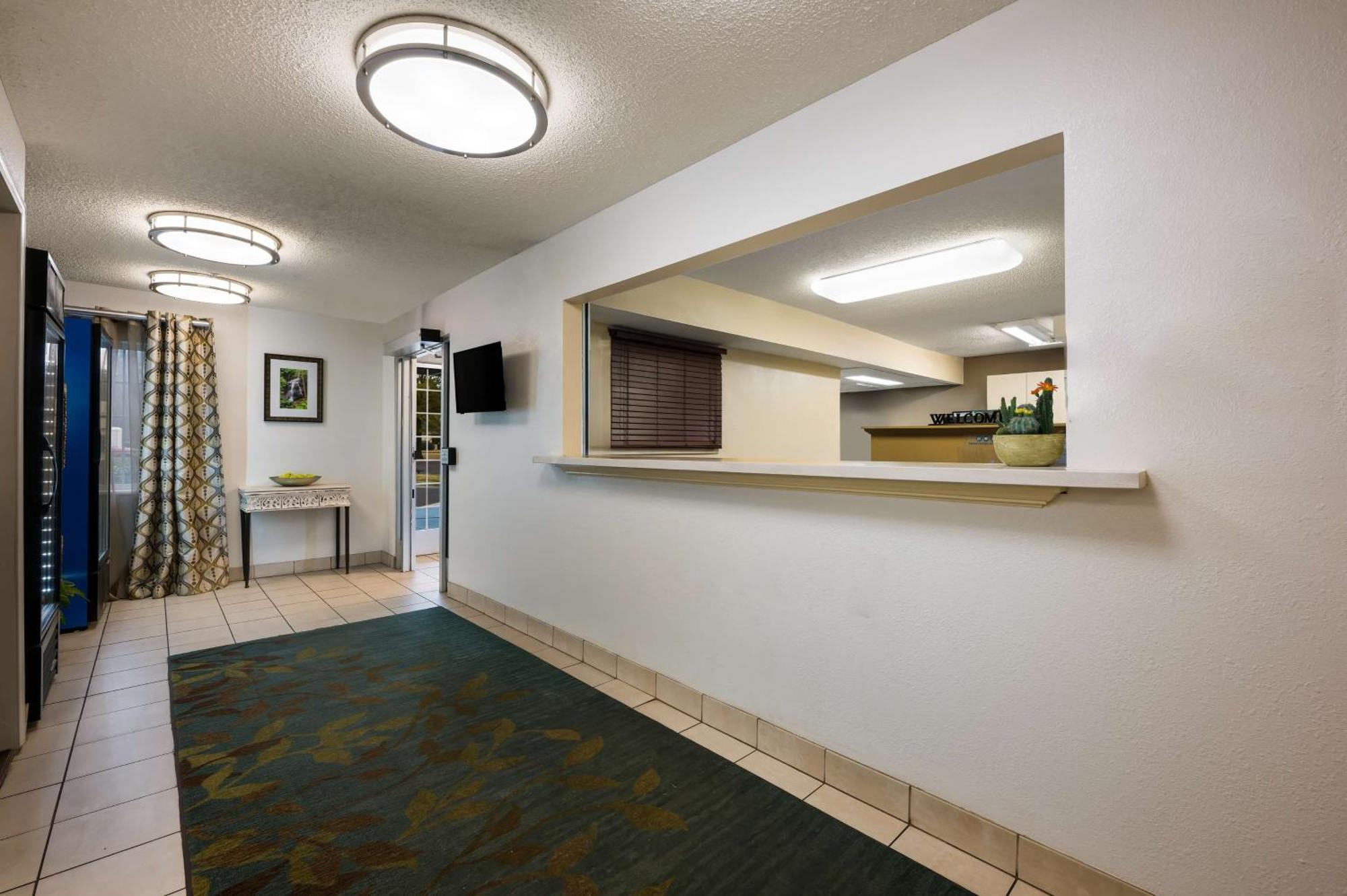 Sonesta Simply Chicago Waukegan