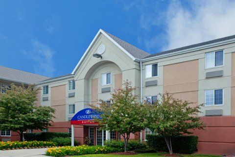 Sonesta Simply Chicago Waukegan