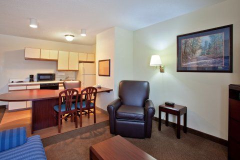 Sonesta Simply Chicago Hotel Waukegan