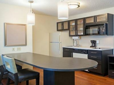 Hotel Sonesta Simply Chicago Waukegan